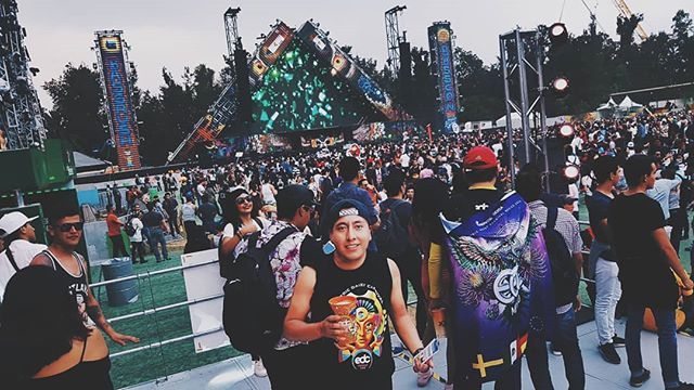 miichelgrcia's tweet photo. EDC 🇲🇽 Gracias!! 🙏🏻 Estubo increible! 💣#interactivenoise #EDCMX2018 #EDCMexico #edc #EDC #upsidedownhouse #EDCMx https://t.co/IvOnVVcTq6 https://t.co/6DKr63xPHw