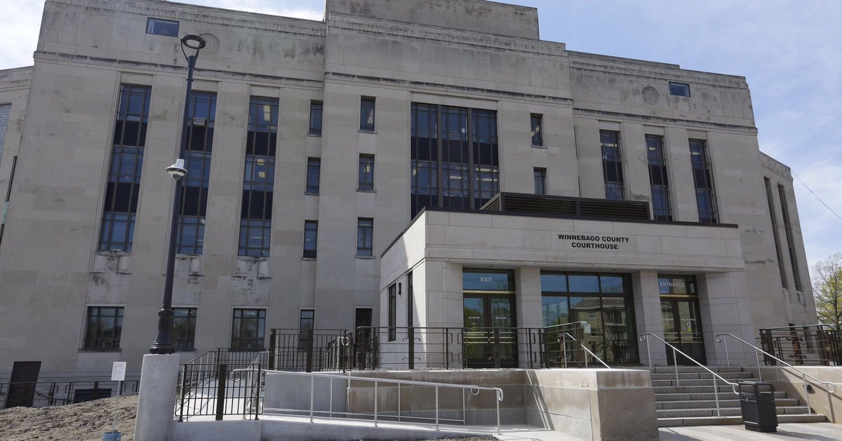 Jackson_Traska's tweet photo. Excited for the opportunity to learn about the legal field over these 10 weeks. Thank you Winnebago County Courts for the opportunity! @CommunitiesONHS @OshkoshChamber #internship #careers https://t.co/REiaU4Chms