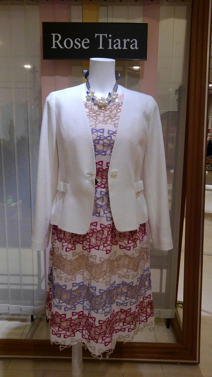 O Xrhsths 博多阪急 Sto Twitter リボンレースのノースリーブワンピースは春のお出かけにおすすめ パステルカラーのカーディガンやｇ ジャンを羽織って軽やかに着こなして パールネックレスをプラスすれば結婚式や二次会などのパーティーシーンにも ジャケット