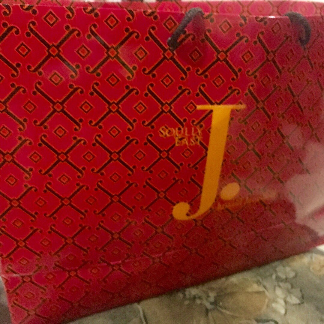 Bushra_Saqib6's tweet photo. Shop Till You Drop !
#GirlsMonth #BrandedOnly ππβ€οΈ https://t.co/69cjq7twk8