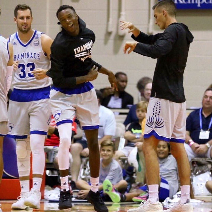 AustinPope_'s tweet image. College has been one helluva journey for me. From Cerritos, North Idaho, and Chaminade. It hasn’t hit me it’s the end of my college career but it will. Wanna thank all my teammates and coaches. Helped me become the player I am today. Onto the next part of my life. #PopeOut 🤟🏾