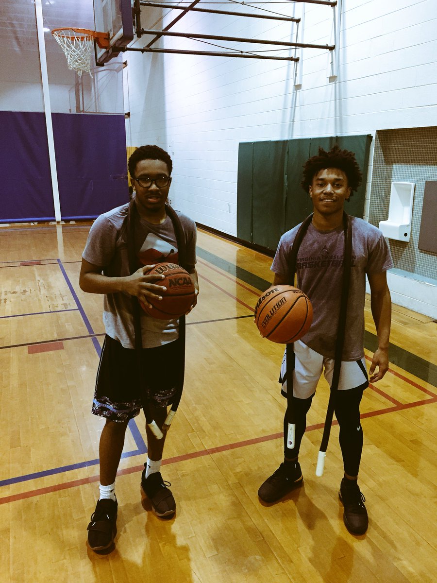 5CoachStretch's tweet photo. These young lions showed up to get better today. And believe they did. #SweatDontLie #SuccessIsEarnedWithSweat #TNBA #TribeElite #IronSharpensIron #WeGetBetter @IsaacClay9 @tloaading https://t.co/sd9EVGQE0e