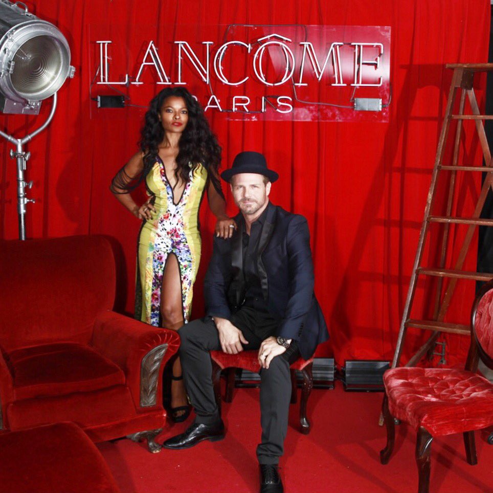 Standing by my man at the #vanityfair Women in Hollywood Pre-Oscar party. Such an incredible night celebrating US... 😊
#lancome #vanityfairmagazine 
Hair: <a href="/hair4kicks/">hair4kicks</a> 
Make-up: me
Stylist: @thekeishastewartexperience 
<a href="/cldstyle/">CLD PR</a>