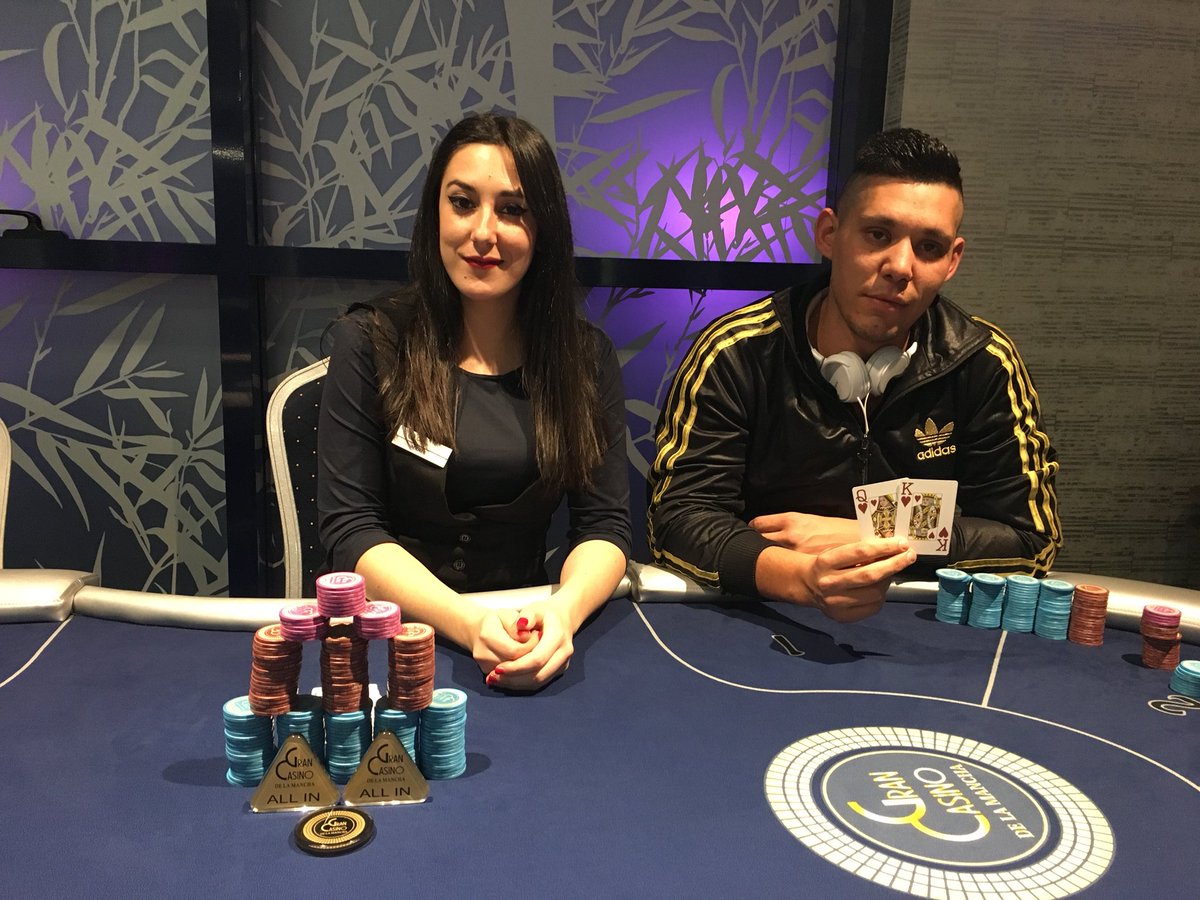CasinoLaMancha's tweet photo. Acaba el #UltraJueves con un pequeño overlay que se lo termina llevando Ivan.
Mañana tenemos de vuelta el #MegaMensualGCM ¿té los vas a perder? https://t.co/FFCorOndx3
