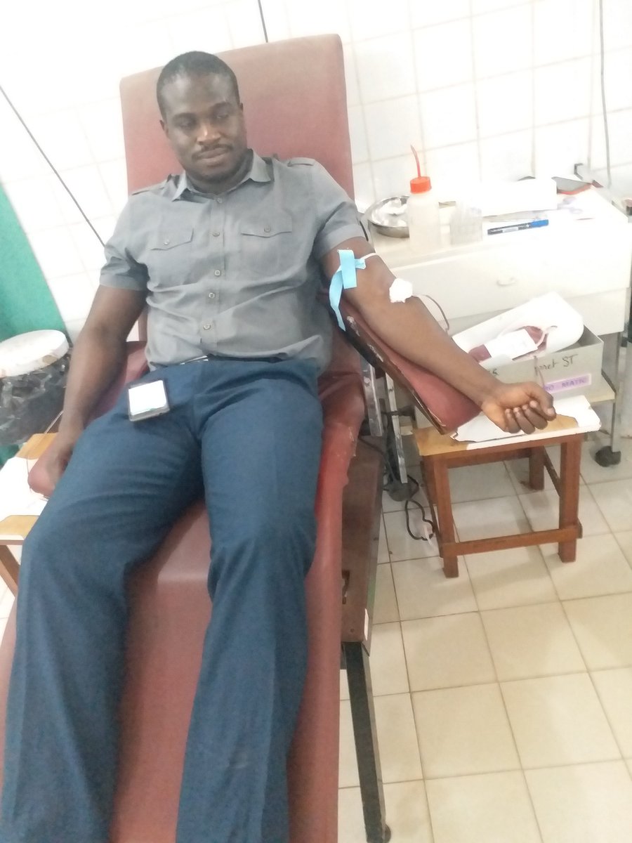 NigerYali's tweet photo. Don de sang de #YALINiger dans le cadre du sommet de clôture #GoodCitizen au CRTS de Niamey #CommunityService #DanKassaa #CitoyenModèle https://t.co/sSY6AQWDz5