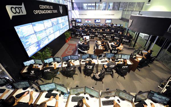 ZNVISION's tweet photo. .@ZamoraJulio en los 10 años del COT: “Tigre fue pionero y hoy es modelo en seguridad a nivel nacional” https://t.co/osWJz9FbVv…d-nivel-nacional/ vía @ZNVISION cc @MunicipioTigre @alertatigre @EduardoFeijoo @PrensaJZamora @Fercampdepadros https://t.co/vPBSfs1mfp