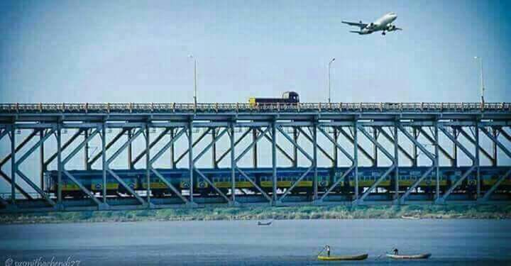 Rajamahendri (Rajahmundry), Andhra Pradesh - where you can see all modes of transport in one frame. Air, Road, Rail, Water! (Pic: Internet)