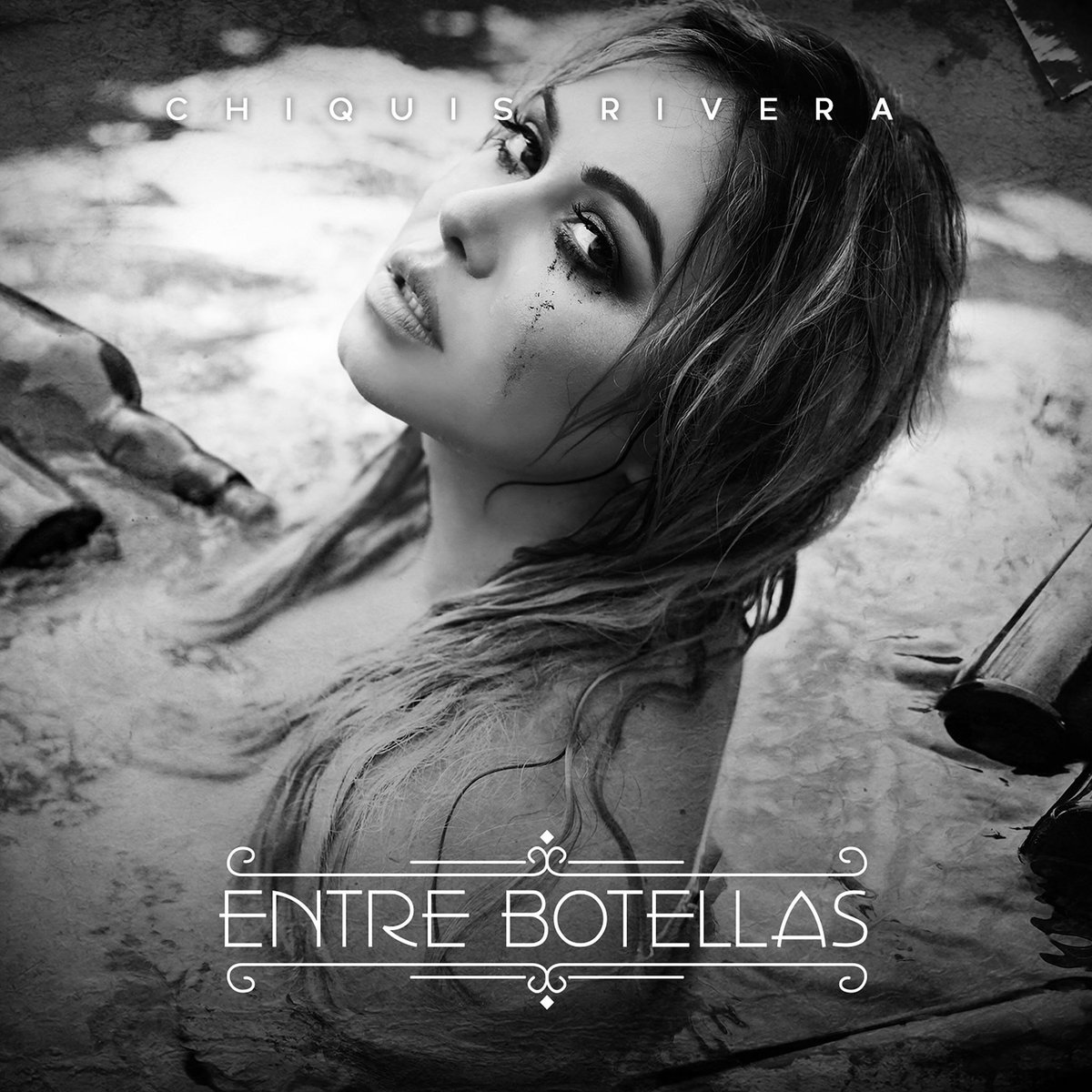 ChiquisMusic's tweet photo. #EntreBotellas | 03.16.18 🖤 @Chiquis626 https://t.co/kEzdzrlrm1
