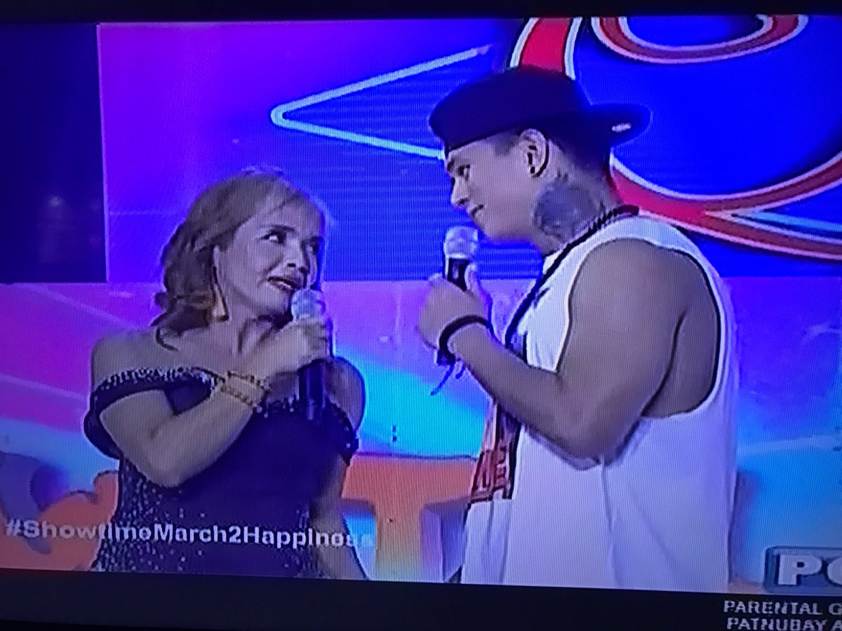 HashtagsDavao's tweet photo. Bukod sa motor may house and lot and isang sakong luto na kanin na daw hahaha @iamzeuscollins #ShowtimeMarch2Happiness https://t.co/nqYH38p2pc