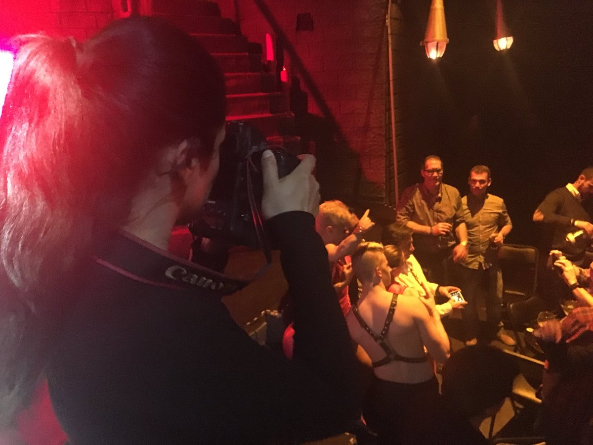 Al parecer fue mucha prensa y VIP los que decidieron pasarse al lado oscuro y vendernos sus almas. #CabaretMalditoMx