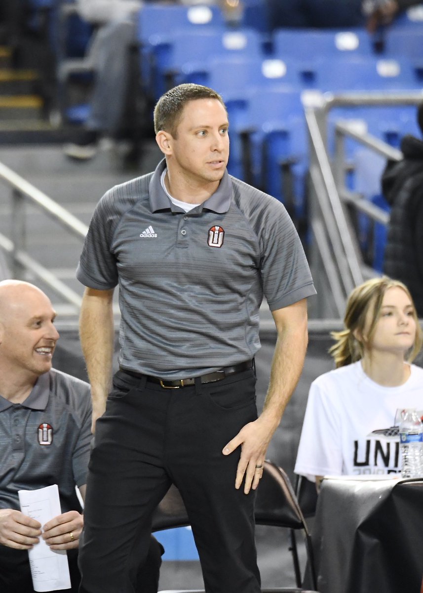 ItIsPhotoTime's tweet photo. I tried to get a shot of every coach.   That has to be a great moment, coaching at the Tacoma Dome:   @McCranny  @BlakeConley1 @CoachGruhler  @papermakerhoops https://t.co/EQXFbkjVMy