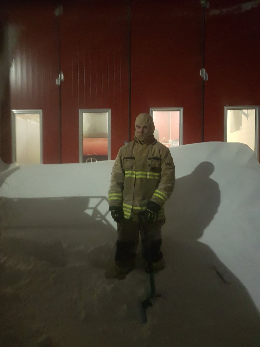 chrisrhysgeorge's tweet photo. Early start for Blaenavon fire station, crews battled 4ft drifts to arrive at station. #swfire #snowywales #hereforthecommunity https://t.co/4Y8z2o9Yki