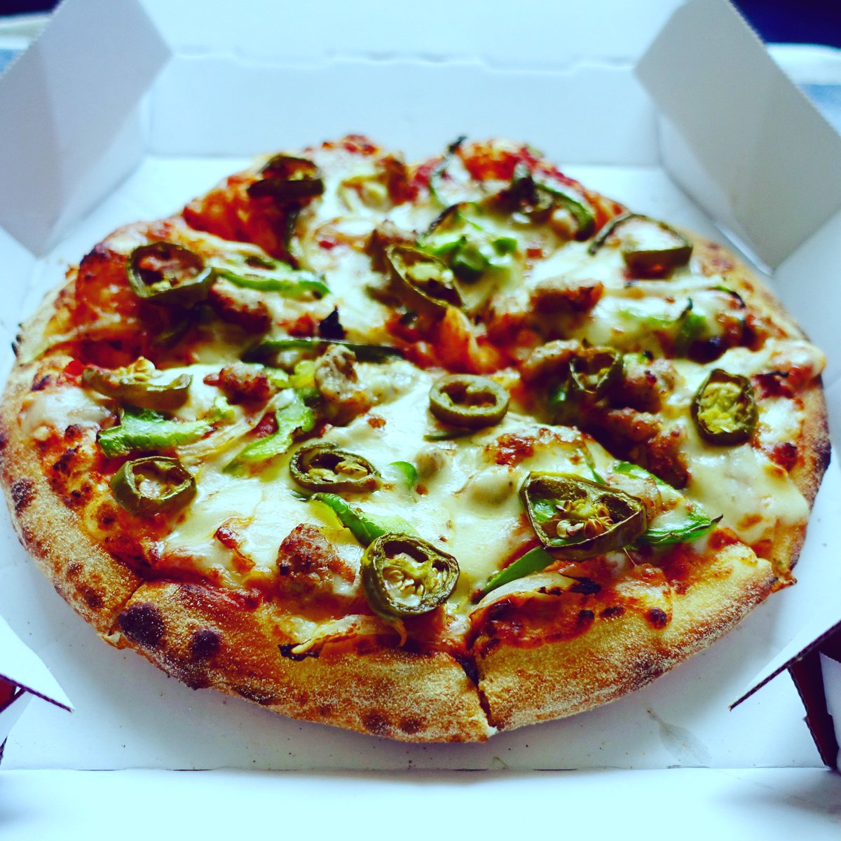 ドミノ ピザ V Twitter 今日は発明の日 中の人の発明 は プレーンピザにダブルチーズ オニオン ピーマン ハラピニオ イタリアンソーセージをトッピングした シャキシャキ食感の ピリシャキピザ T Co Baxi5rwbae 発明の日 Diy ドミノピザ