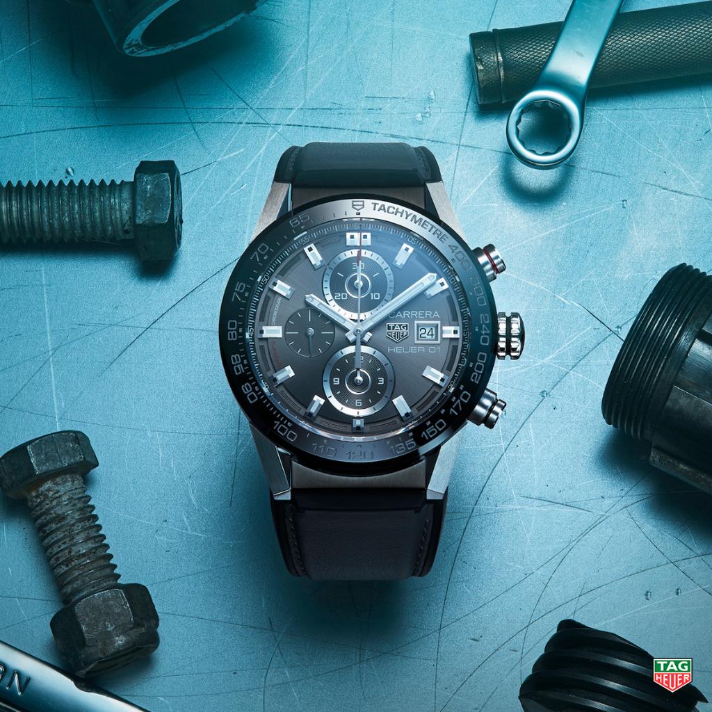 TAGHeuer's tweet photo. The TAG Heuer Carrera Calibre Heuer 01, a timepiece you can show off on the race track or in the board room. #DontCrackUnderPressure #TAGHeuerCarrera #CalibreHeuer01 #TAGHeuerIsMotorRacing

Discover the watch at: https://t.co/j2MnxgxjgP https://t.co/5qwX0Hb4u1