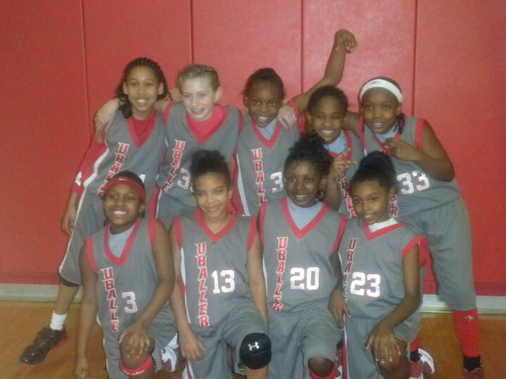carmelloliver's tweet photo. Flashback Friday!
The UB 2019 Dream Team!
Back: Cam, Sadie, Nyah, T-Hawk, J-Ollie 
Front: KD, P, JMac &amp; DJ

#UKnowNation #UnitedBallers #Family https://t.co/BkjtjeNaiM