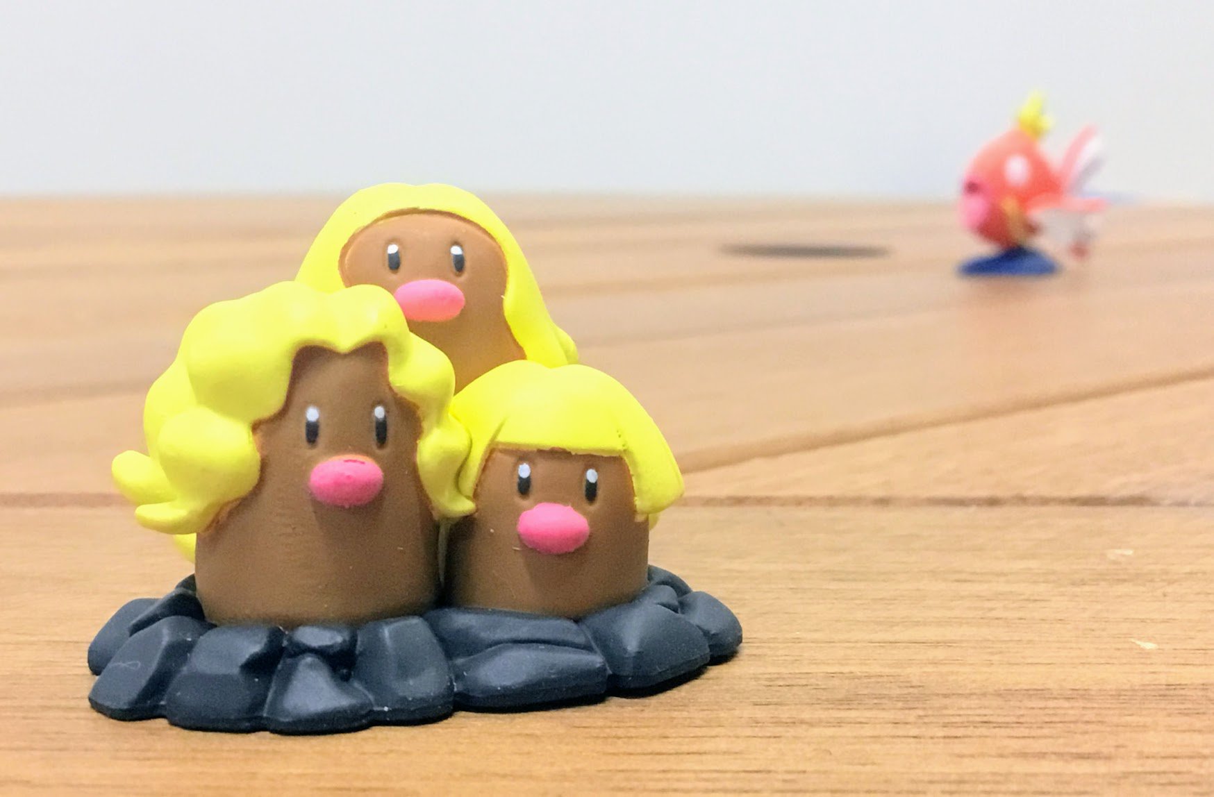 タカラトミー アローラのすがたのダグトリオのモンコレが発売中です W ノ 黄色い髪のようなものはひげだそうです しかも アローラ地方以外の外に持ち出すことは禁止されているそうです T Co Ph8xb2idco T Co Vsn16ekbo7 Twitter