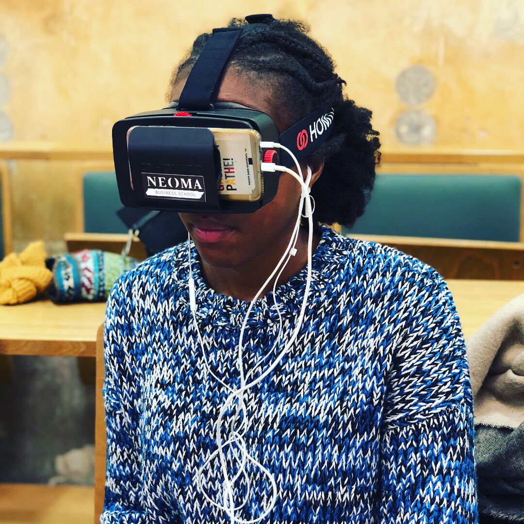 AlainGoudey's tweet photo. Session #ProjetExE d’hier, étude de cas #marketing en #RV à @neomabs pour le @MSComNeoma ! #VR #casestudy #innovation #education #realitevirtuelle #virtualreality 👨‍🎓 https://t.co/sjmvHFIVaX