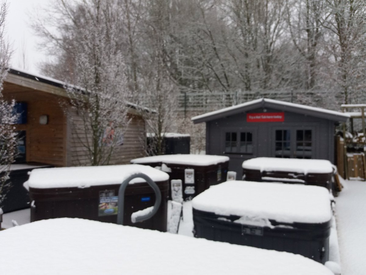 #hottubbarnAshford