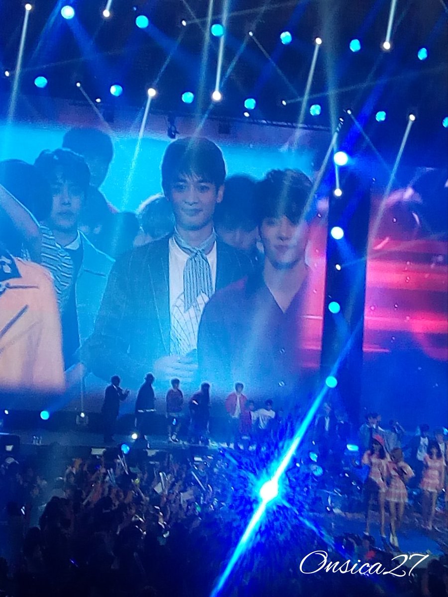 kkjseungcheol's tweet photo. Its been a year. One of the best things that happened in 2017. Finally an OT5 happens. 
#OneKConcertinManila #5HINee https://t.co/y06Jt18Wzm