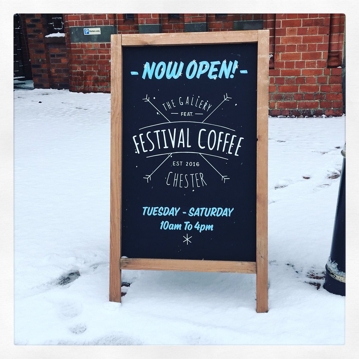 Festival_Coffee's tweet photo. We’re still open, despite the freeezing cold...❄️⛄️ Come say hello! #snowday #beastfromtheeast #coffeeshop #freshcoffee #independent #indiechester #chesterlife #cheshirelife #igerschester #lovechester #chesterbuzz https://t.co/zg9Rq1Juxo