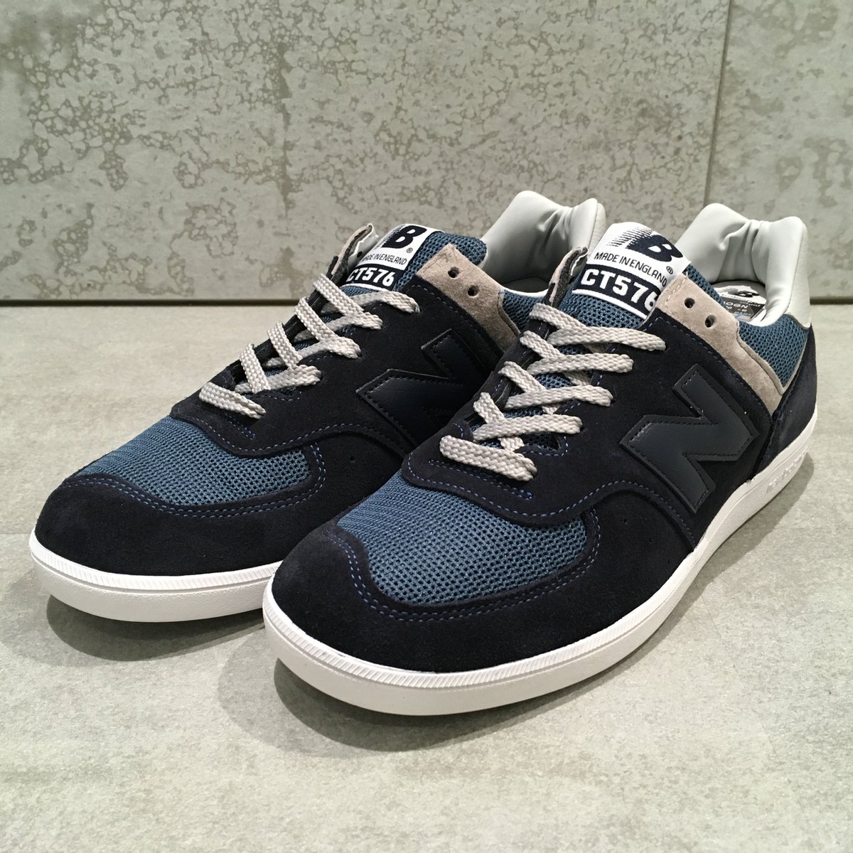 newbalanceOSAKA's tweet photo. < #NB新商品 >
「CT576」
COLOR:OGN/OGG
WIDTH/SIZE:D/23.0-29.0 30.0cm
PRICE 24,000+税
3月3日より発売。
「576」30周年を記念しコートスタイルの576が登場!
#ニューバランス大阪 #新商品 #コートスタイル #CT576 #30周年 https://t.co/vKdWmtVeQ7