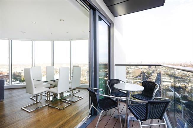 Hamptons Putney tweet media