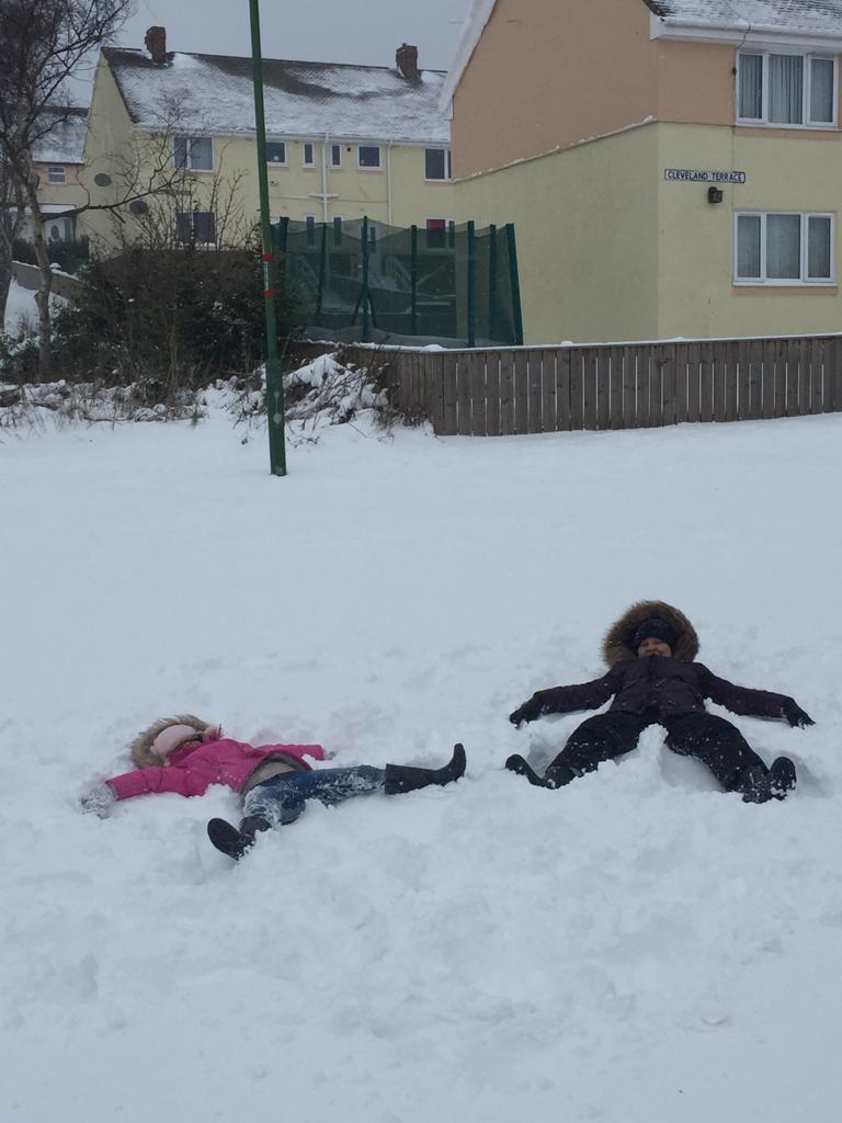 kathryn_ozbek's tweet photo. #FreedomChildSnowAngels we been snowed in all week up north, thought I'd have fun after night shift #nurseangels https://t.co/Iih1sWOKOL