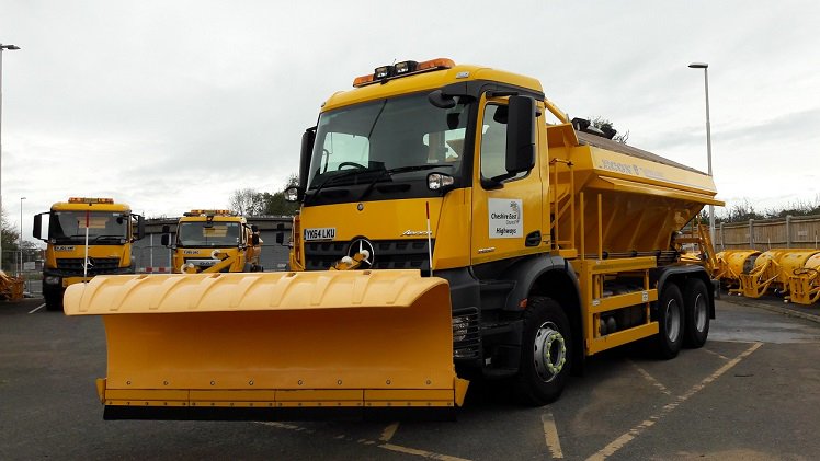 CECHighways's tweet photo. ROAD CLOSURES UPDATE:

A537 and A54 Cat &amp; Fiddle Roads CLOSED 
A54 from Bosley crossroads to Derbyshire border CLOSED 
B5470 Rainow to Whaley Bridge CLOSED 

Snow ploughs are operating in these locations - please plan your journey carefully

A523 has reopened but please take care https://t.co/Abh8mzWcyc