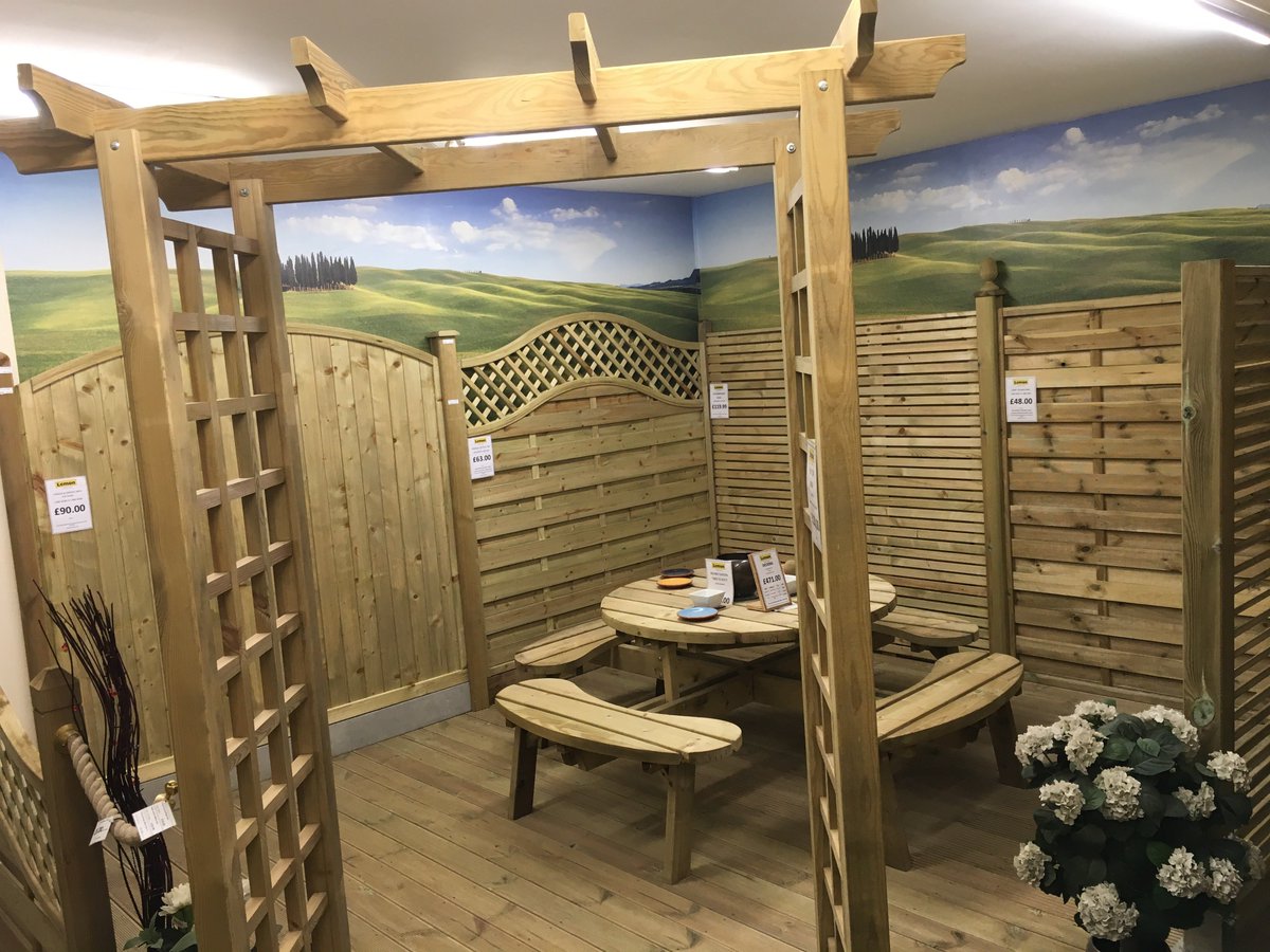 lemonfencing's tweet photo. Updating our Display Area with our Brand New Products! Come and take a look at our Hockley Branch on the Lower Road... We have new products to give you inspiration for a Summer ready Garden! #BrandNewProducts #Updated #DisplayArea #Hockley #Garden #Lemonfencing https://t.co/ViAoPI4UeC