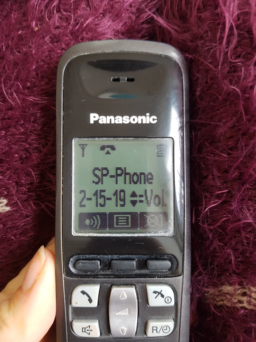 beingheather_'s tweet photo. @flybe I've been on hold now for 2 hours, 15 mins &amp; still waiting... Online changes aren't working as 'manage my booking' section keeps failing. Any other ways to actually speak to someone? https://t.co/Wz1m9cMo2A