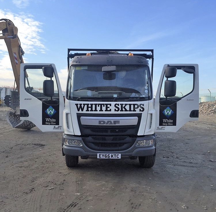 WhiteSkipHire's tweet photo. For the best priced #buildersskips #commercialskips across #Essex and #East London call us today on 020 8595 1388 or visit https://t.co/GKmlvjaWOS
#builders #skips #skiphire #commercialskiphire #whiteskiphire #skip #permit #roro #siteclearance #waste #rubble https://t.co/21gfATcifA