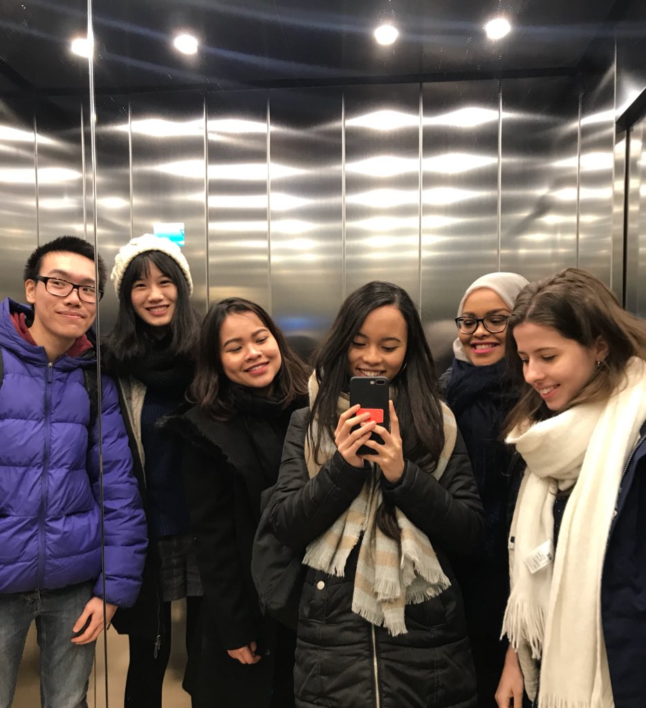 paw_lean's tweet photo. The Sheffield team made it to #CFGNConf18 @CodeFirstGirls @PwC_UK ✨ #shefcodefirst #bravedthesnow
Super excited!! Let's do this 💪🏻 https://t.co/VDL2LB4C3x