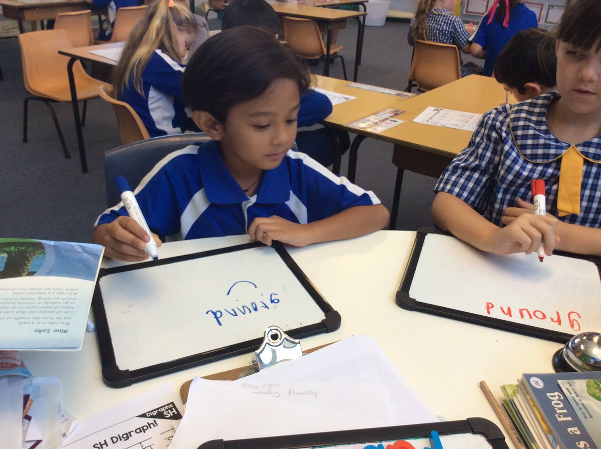zey0212's tweet photo. Word work in L3 today! @CampbelltownEPS @cook_janene @KimPearce3 @Dimiti12 https://t.co/s0po0U485k