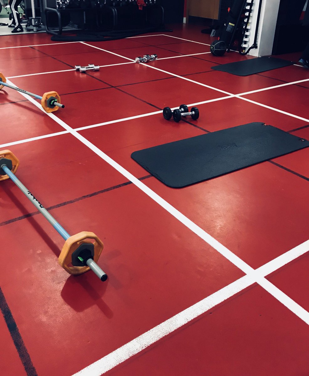 CarolynMcMahon's tweet photo. My personal commitment this year has been to drink more water and exercise outside more. This morning I compromised on the second as we are dealing with the ‘Beast from the East’ and took it inside to deal with the beast that is #Gridstrong instead! #pwc #bewellworkwell https://t.co/Sx8YzSlaPN