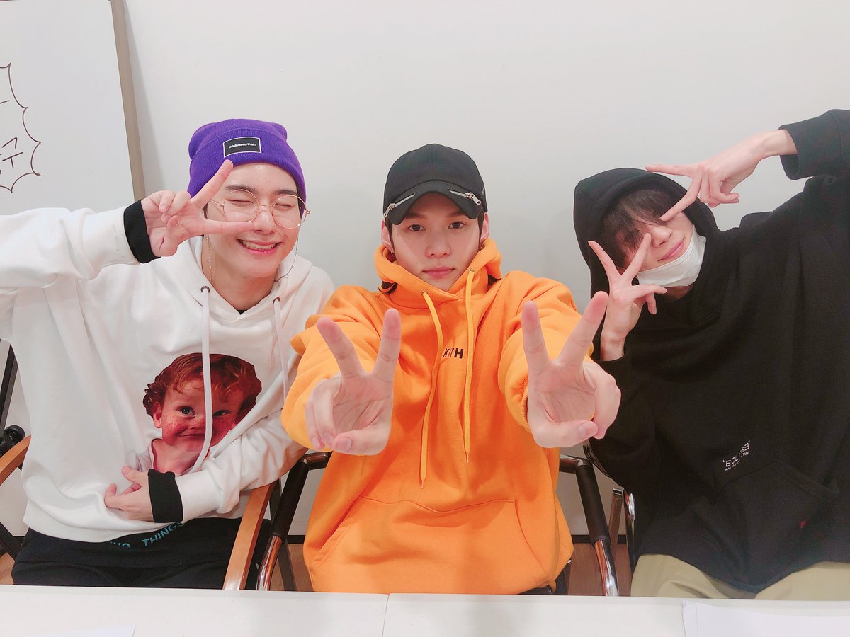 VICTON1109's tweet photo. [#빅톤] 승승형제의 승승장구 라디오🥁
두번째 게스트는 바로바로⁉ 세주니였습니다🤗
오랜만에 한 라디오였지만 어색함은 없었다!
세준니와의 케미 대.폭.발🔥
함께해주신 앨리스들 너무 감사합니다💙💛
다음 승승장구를 기대해주세요🙌🏻
▶https://t.co/VqPhLDArwD

#VICTON #승우 #승식 #세준 https://t.co/OVCtS7Obmr