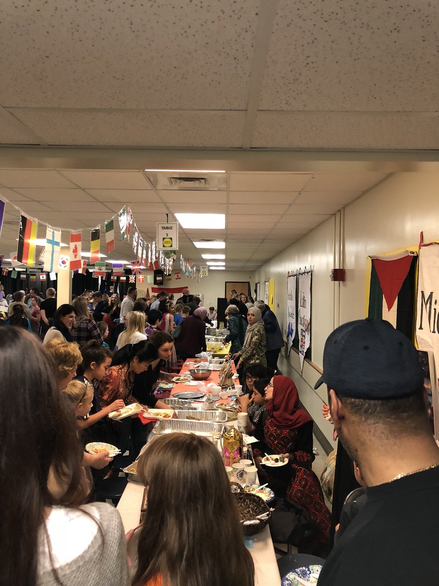 RobinARileyEdu's tweet photo. Thank you @CCPSMrsBurgett &amp; Ms. Softic for organizing a wonderful event! Students, teachers &amp; families rocked International Night! “Diversity is the one true thing we all have in common. Celebrate it everyday!” @MelissaTReams  @GRESDragons #Onccps #growinggreenfieldes #luckyAP https://t.co/jhLX5OIv5f