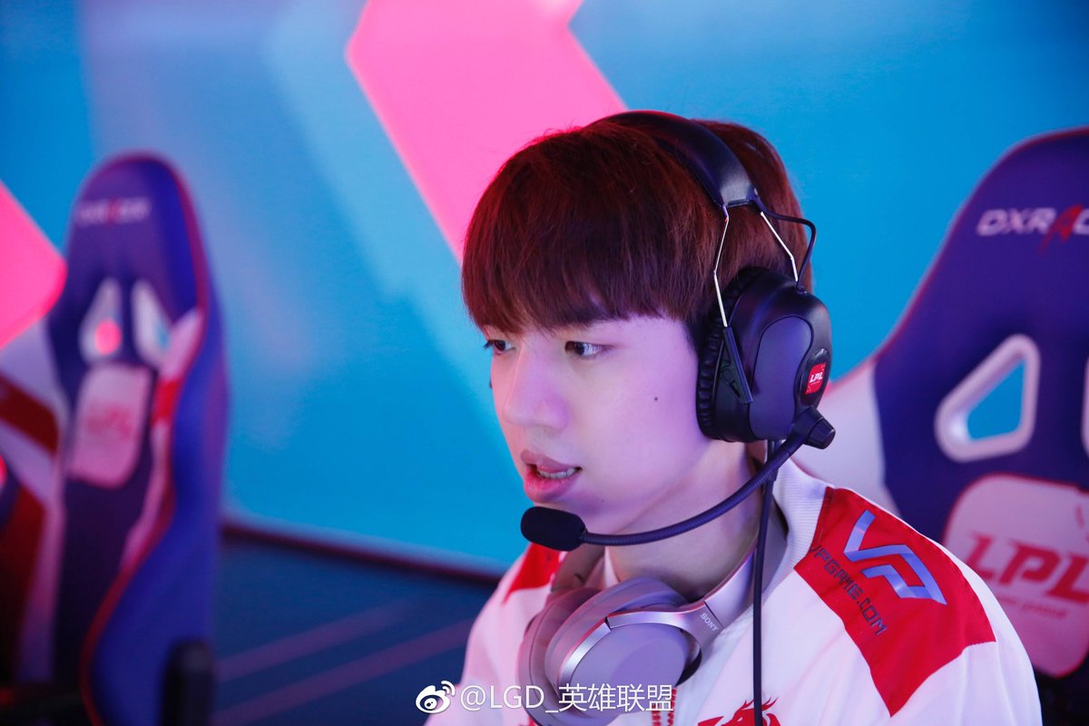 LGDgaming's tweet photo. Some backstage photos of today's LPL match π #LGDFighting https://t.co/vZTvwrVr95