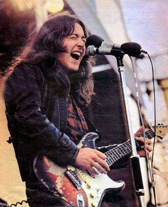 Happy Birthday Rory William Rory Gallagher - 2 mars 1948 -14 juin 1995 -      