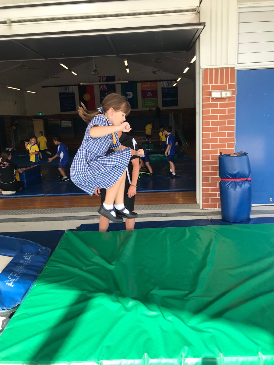 zey0212's tweet photo. 1Y and 1S had so much fun at gymnastics yesterday! Well done to all stage one students, they all worked really hard to master all the skills demonstrated! @CampbelltownEPS @KimPearce3 @cook_janene @Dimiti12 https://t.co/098R6JI0QA