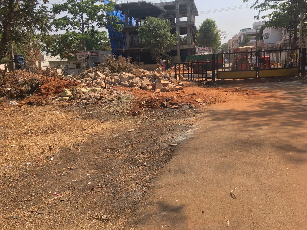 SindhuAdarsh's tweet photo. @klattu @CommissionrGHMC  https://t.co/hcIdwDilxz