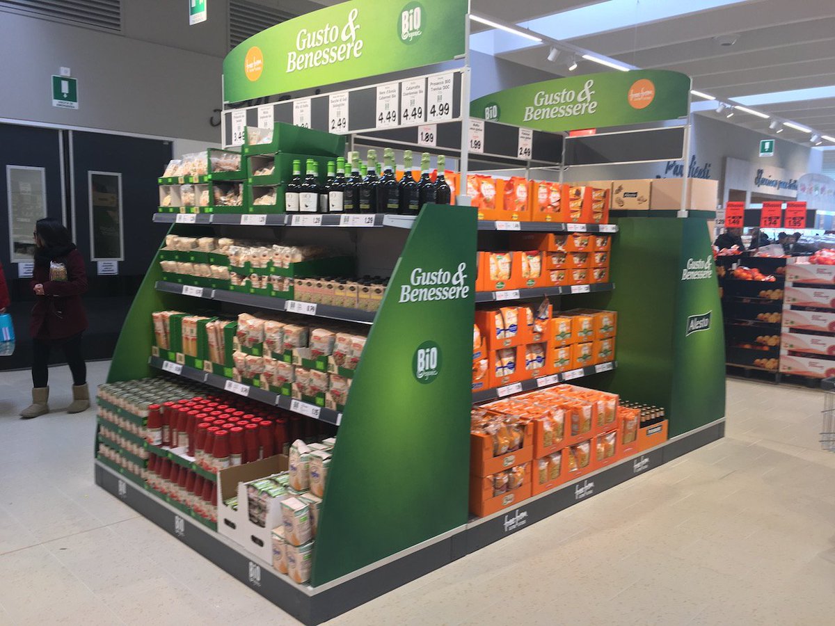 Gdoweek's tweet photo. Lo store urbano di #Lidl #Italia, dal dna ecosostenibile. Lo racconta Emilio Arduino https://t.co/LRJttFhrIm @LidlItalia #retail #discount @Lidl https://t.co/gmnYbXbngx