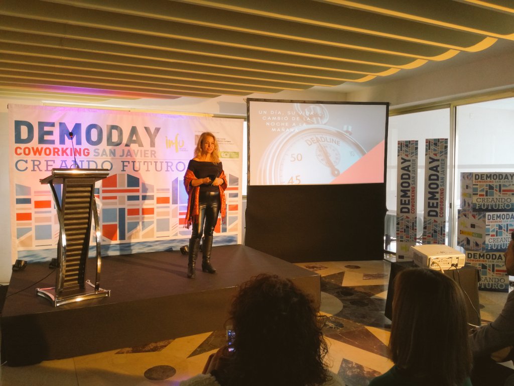 marenlasnubes's tweet image. Primeras presentaciones: #ecogrimbi la despensa ecologica; diana #vimo nos pregunta que hemos hecho por nuestro cuerpo hoy; @TroncoEmprende el consultor que hace mucho mas que colorantes;nuestra hada madrina ian page #cotalent y la emocionante historia de @marilovelez #emocioante