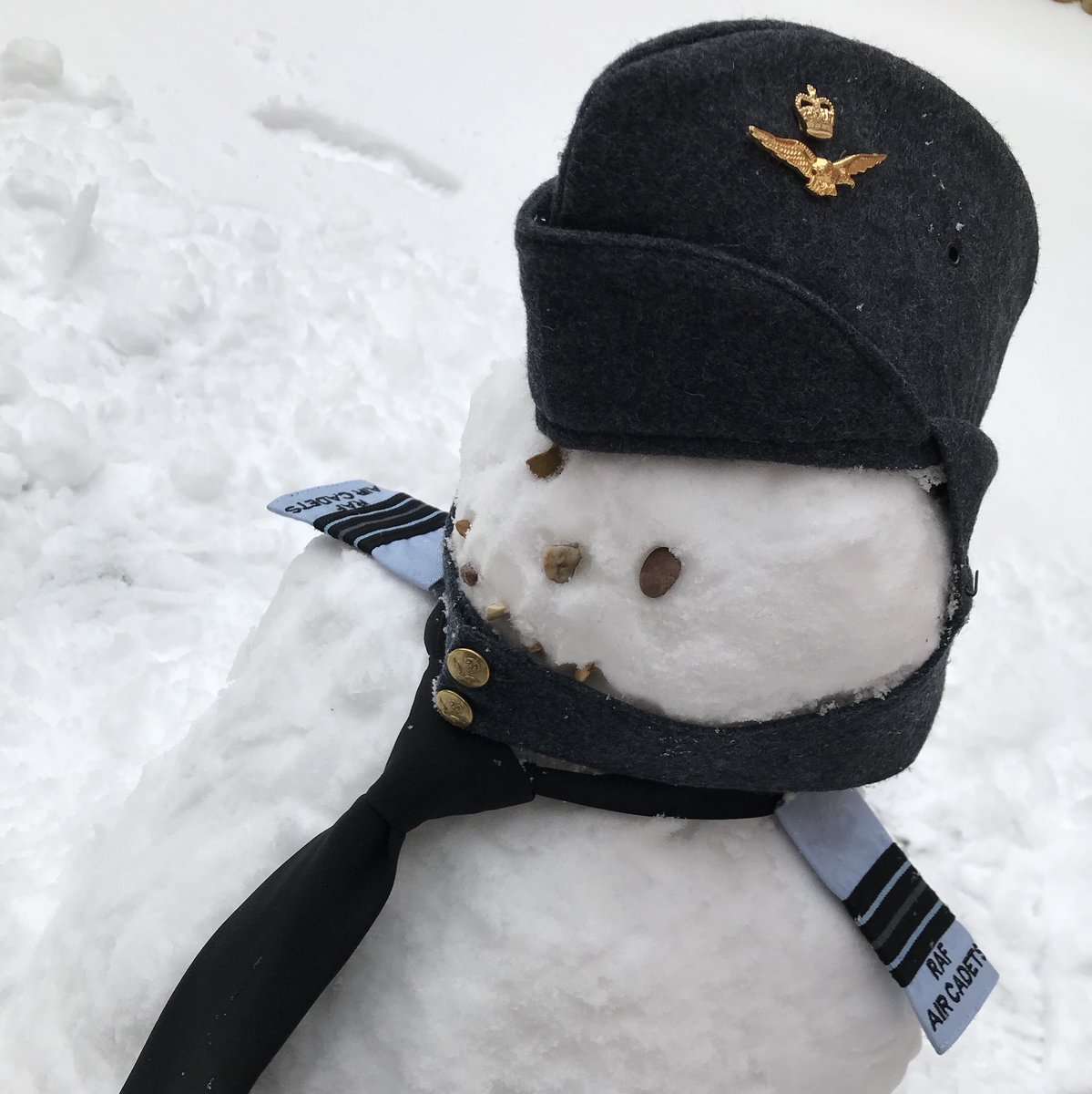 2260Sqn's tweet photo. Snow day = fun day... what adventures are you having in the snow? #growingupisboring #snowday2018 @HantsIOWWing @SWRegionMCO @ComdtAC https://t.co/8bfkpqwmBa