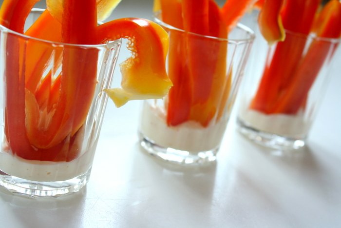 Het weekend is in zicht. Tijd voor lekkere hapjes! Laat je inspireren door dit jonge kooktalent! 👩🏻‍🍳 De Foodsier <a href="/Eefke111/">Eefke van Pelt</a> Eefke van Pelt 

defoodsier.nl/2015/07/07/enj…

#keukenprinses #foodstagram #foodlover #stripedpepper