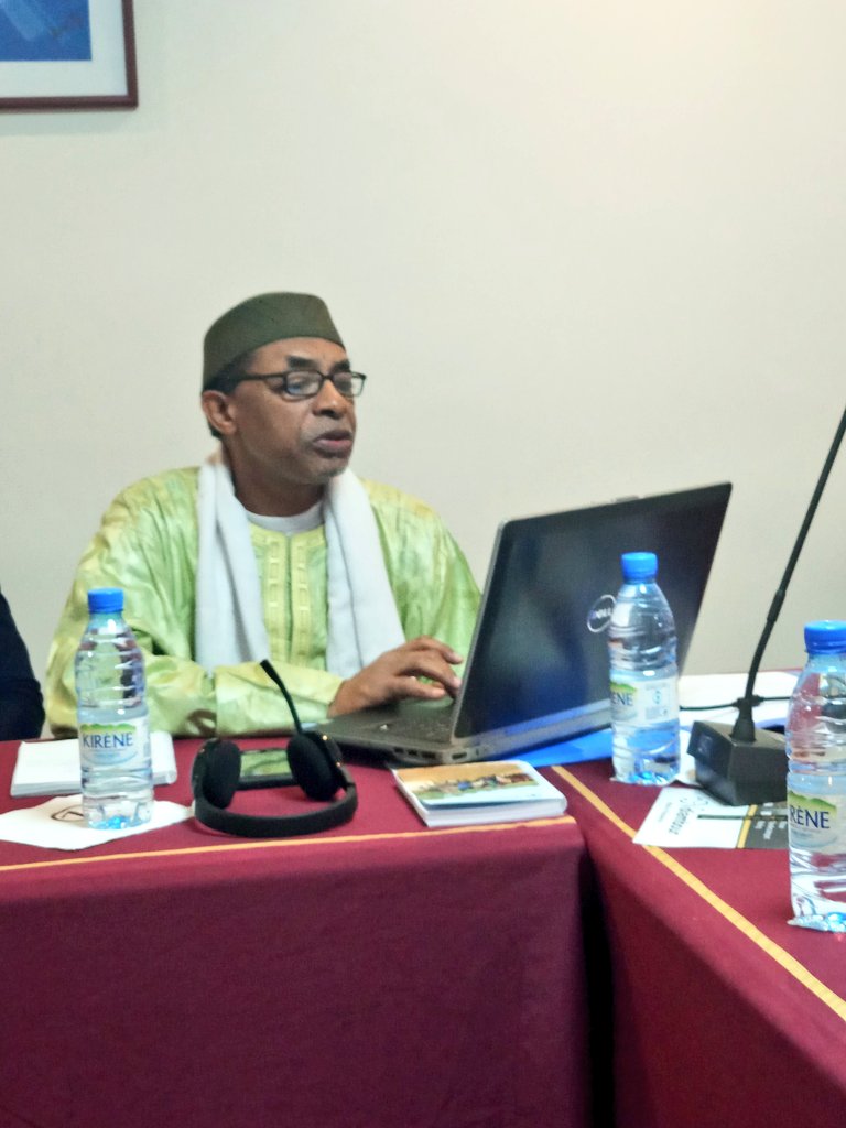 FAOWestAfrica's tweet photo. #Mali
M. Modibo Touré, Assistant du Représentant, Chargé de programme à la Représentation de la #UNFAO au #Mali : « À #Mopti, les #ClubDimitra ont créé une cohésion et une entente communautaire.»

#Gender
#Genre
#ZeroHunger https://t.co/IBGUnw3FU5