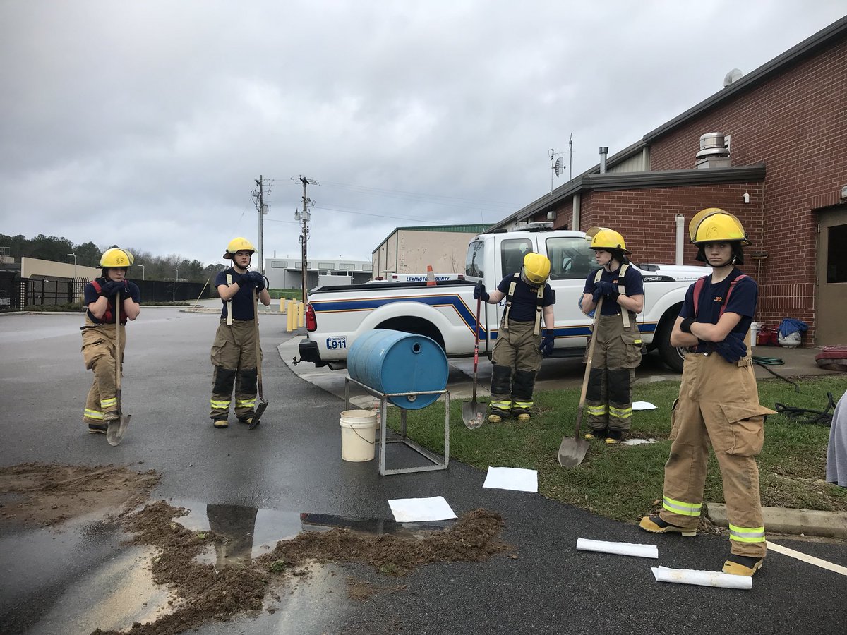 sky_haynie's tweet photo. #LTCFirefighting @LexTechCenter - (5) Fire 1 students took the Hazmat Ops skills evaluation and passed now to take the written test today to determine certification in Hazmat Ops! https://t.co/FCIEApGKL9