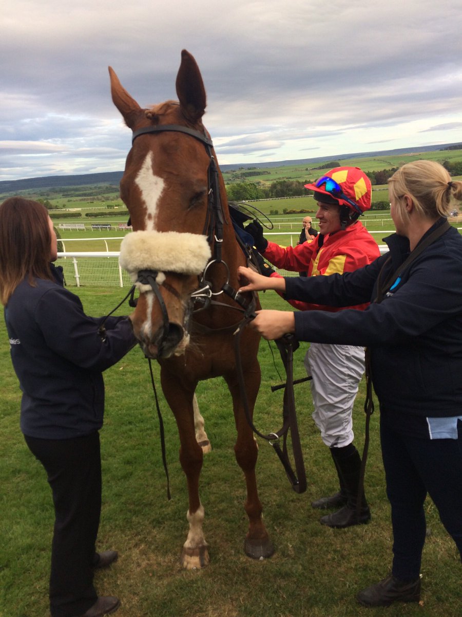 PremierRacing2's tweet photo. Two runners at @NewcastleRaces “Jumper’s Bumpers” meeting tomorrow for @RebeccaEMenzies. Captain Mowbray will be partnered by Nathan Moscrop and Pantomime will have Aaron Anderson on board. Good luck to all of our owners. #gingerprince #princesspanto #letskeepracing https://t.co/CAsU9uqYsV