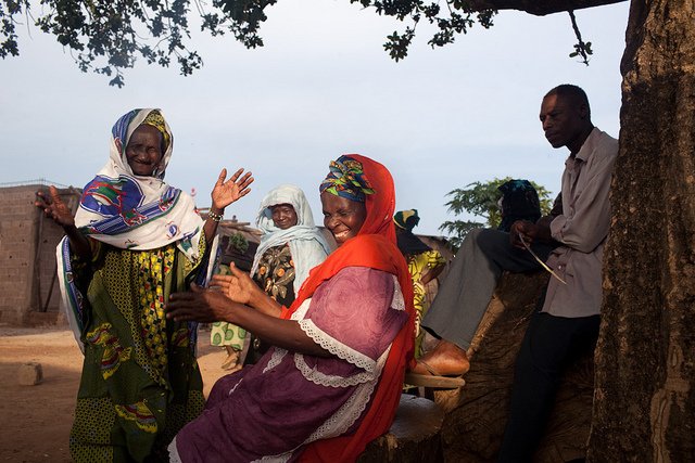 FAOWestAfrica's tweet photo. Au #Mali, les #ClubDimitra de la #UNFAO et les radios communautaires au delà de relayer pour la sensibilisation, ont mis fin a l'isolement et ont créé plus de rapprochement entre les communautés.

#Genre
#WomensHistoryMonth 
#WomenEmpowerment 
#ZeroHunger
#FoodSecurity https://t.co/ank69KddV4
