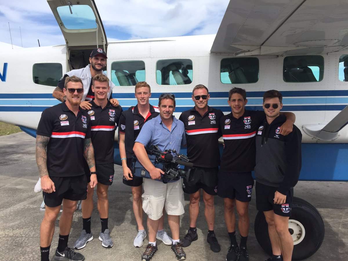 Thefarsha's tweet photo. Was lucky enought to join a few of the mighty @stkildafc players today on a community engagement plane trip to Lakes Entrance. Talk about job of the day! 🔴⚪️⚫️💪 Go Saints @jacksinclair35 @armo_20 @TimMembrey #HowIWantToBe #STKFC #Saints @7NewsMelbourne https://t.co/fyuS7AzFCr
