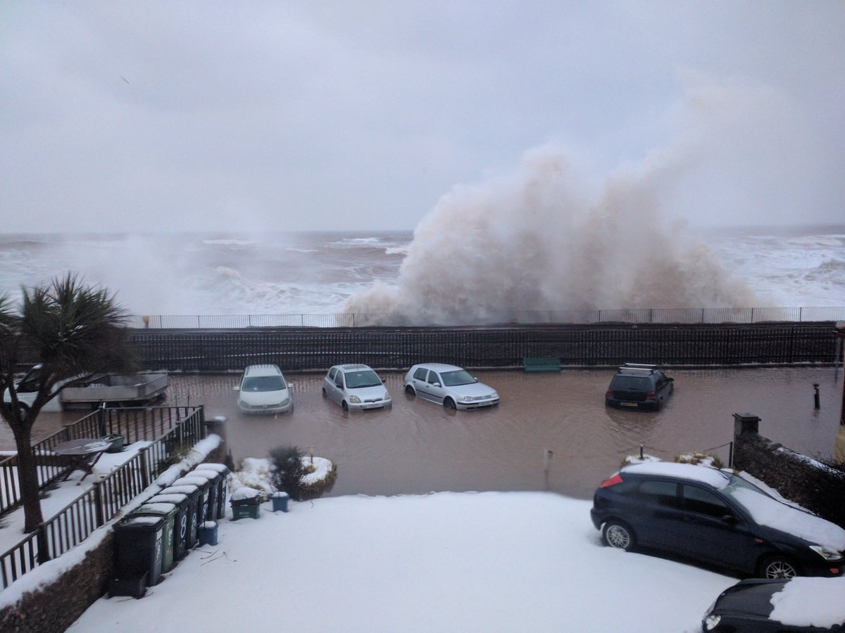 gbstringer's tweet image. High tide at #Dawlish - big waves, minor flooding and no trains